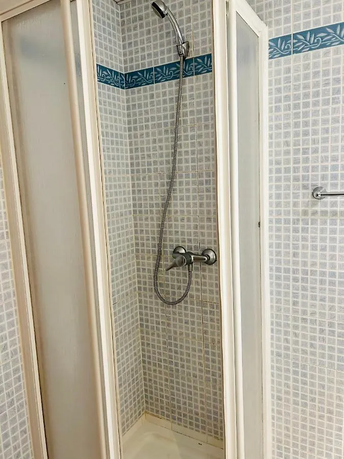 Guest House Teatinos Malaga Homestay